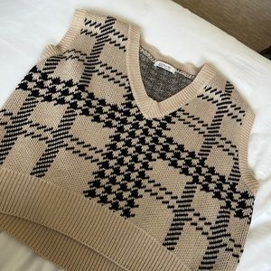 Knit vest